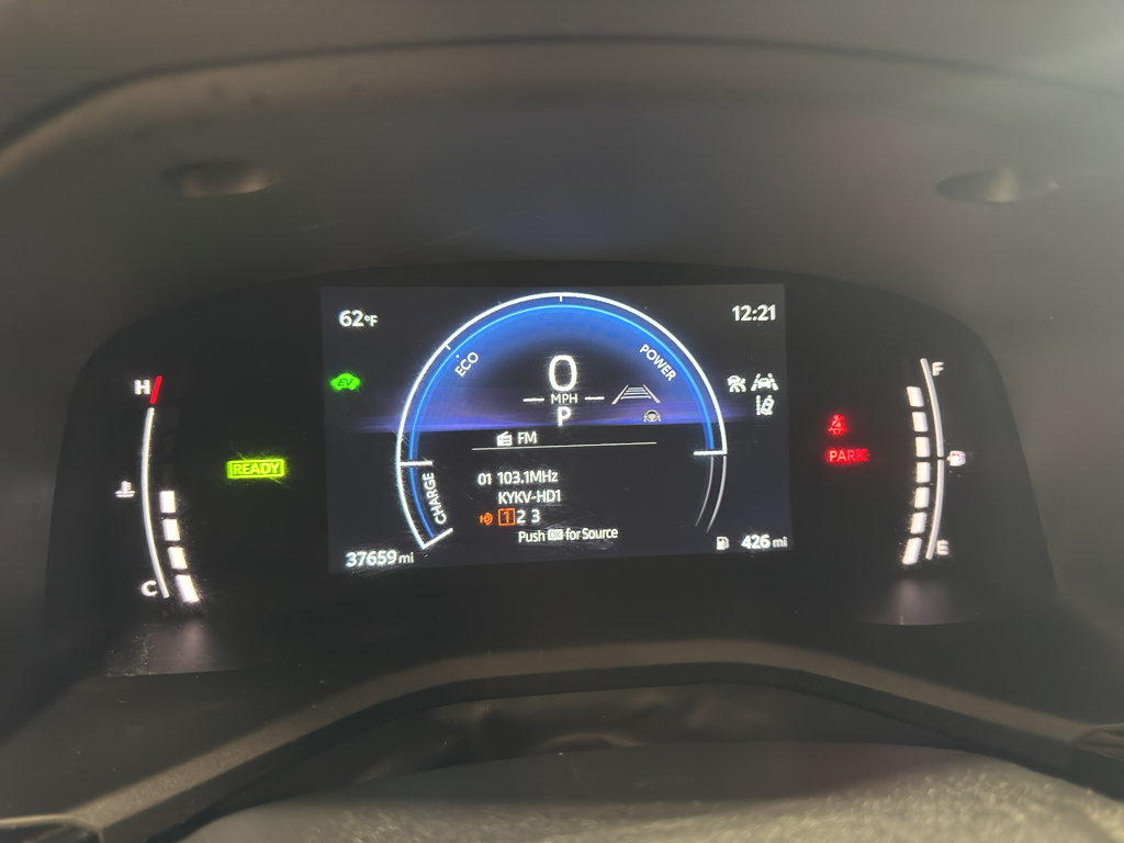 Used 2025 Toyota Camry LE FWD image 31