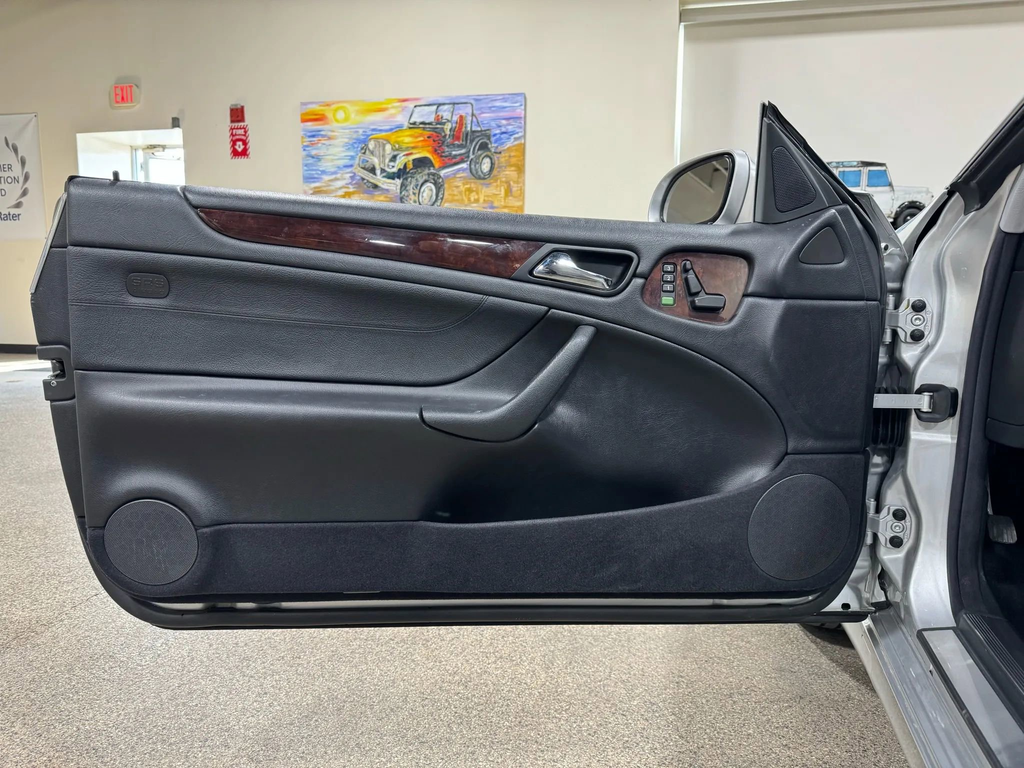 Used 2002 Mercedes-Benz CLK 320 Cabriolet image 40