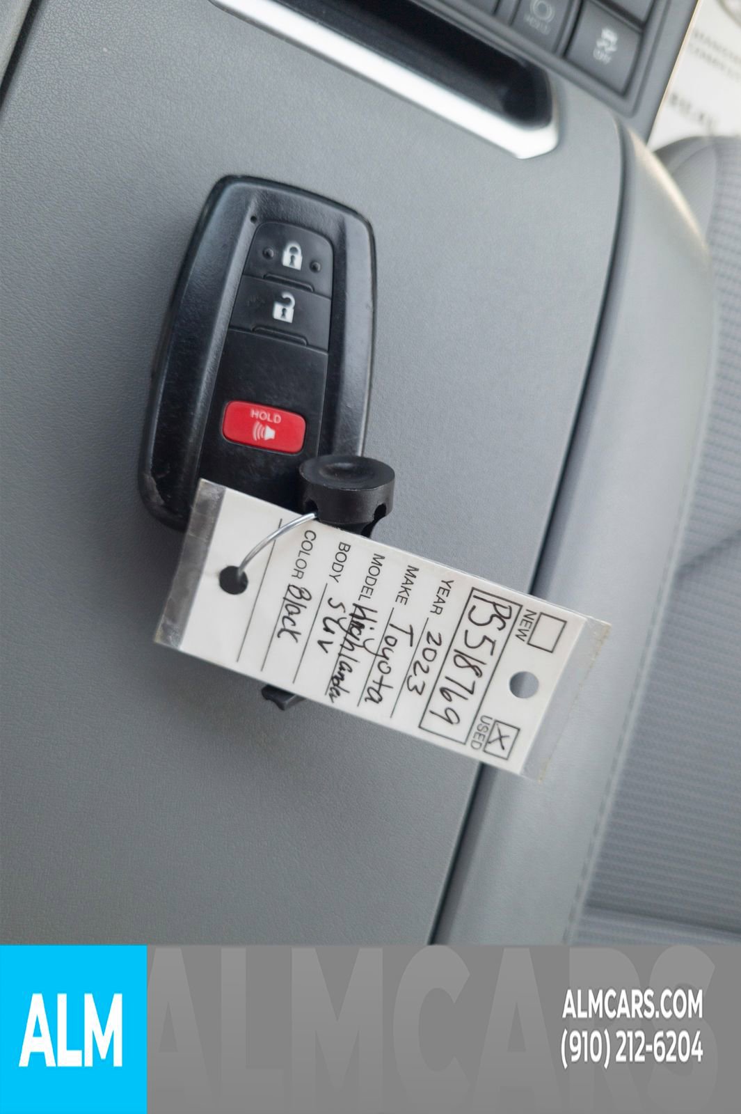 Used 2023 Toyota Highlander L FWD image 33