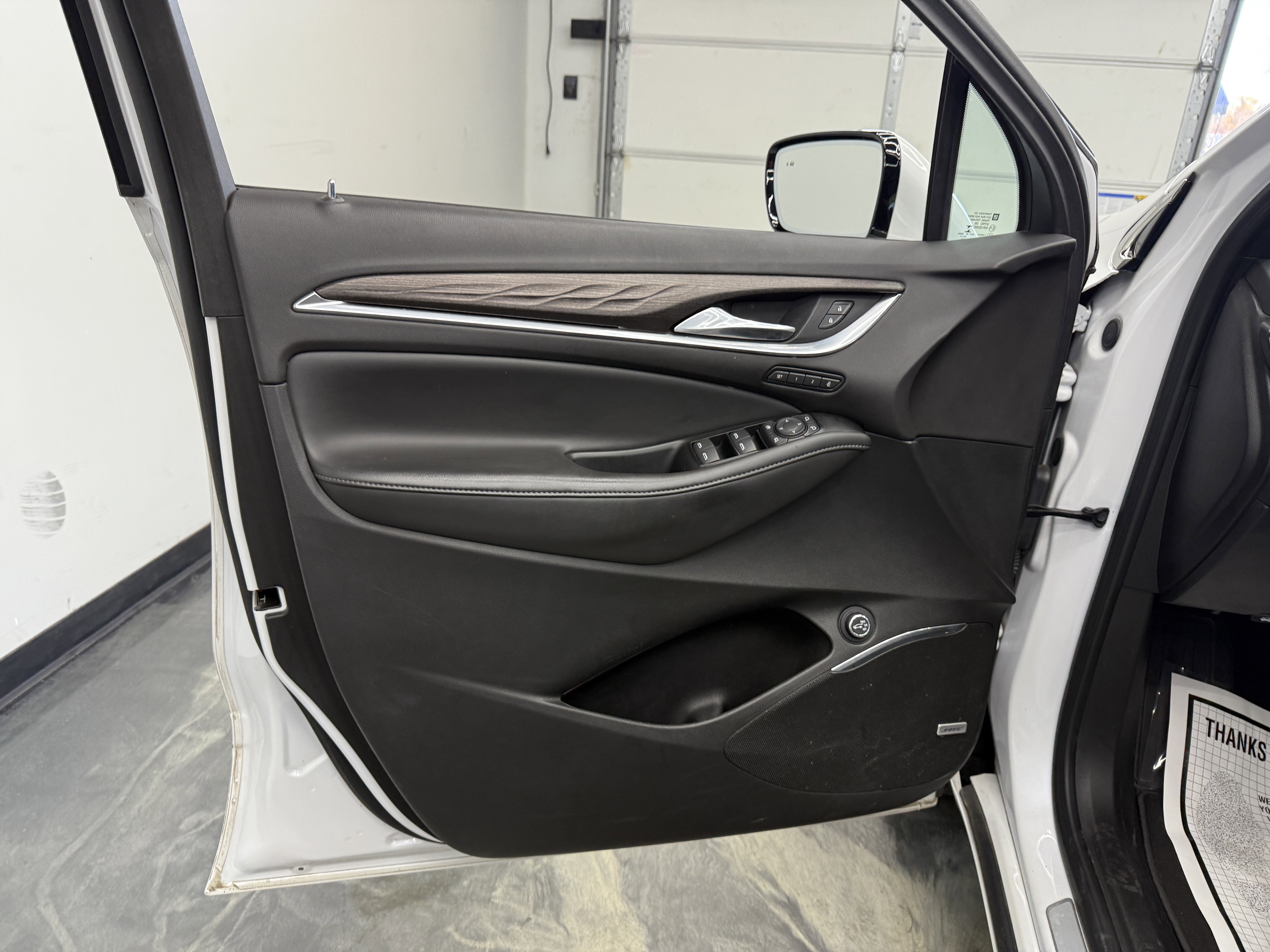 Used 2023 Buick Enclave Avenir image 11