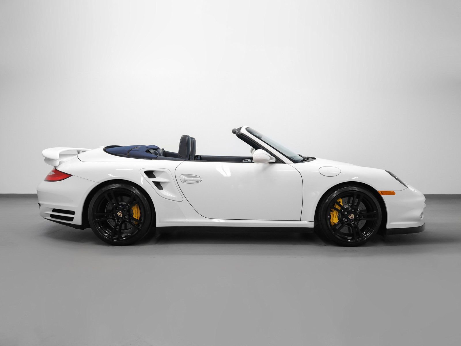 Used 2011 Porsche 911 Turbo S image 14