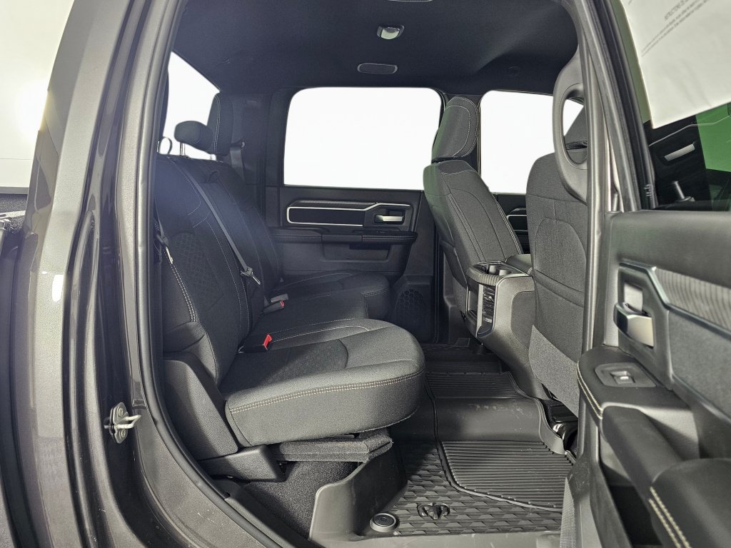 New 2026 RAM 3500 Big Horn AWD/4WD image 36