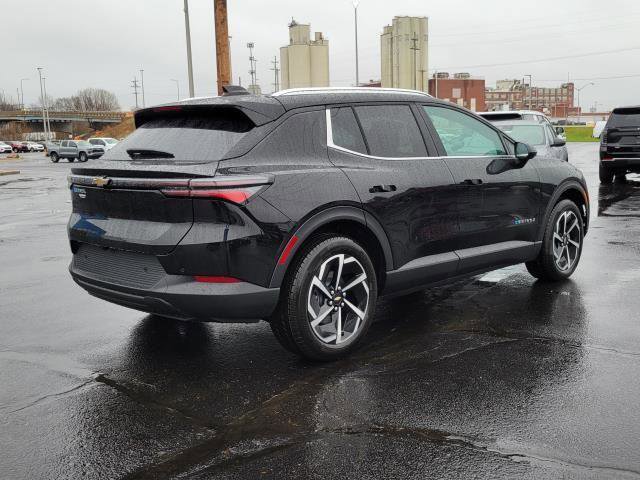 New 2026 Chevrolet Equinox EV LT image 2