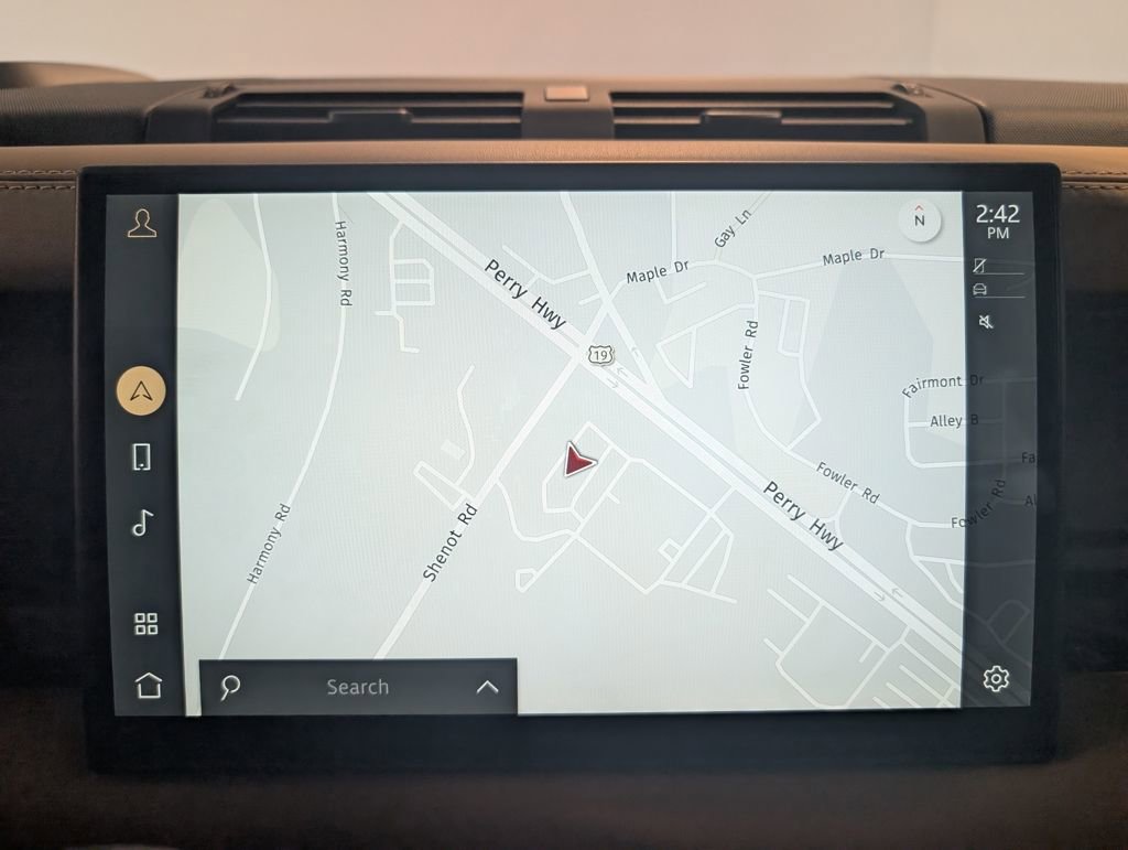 Used 2025 Land Rover Defender 110 X-Dynamic SE image 20