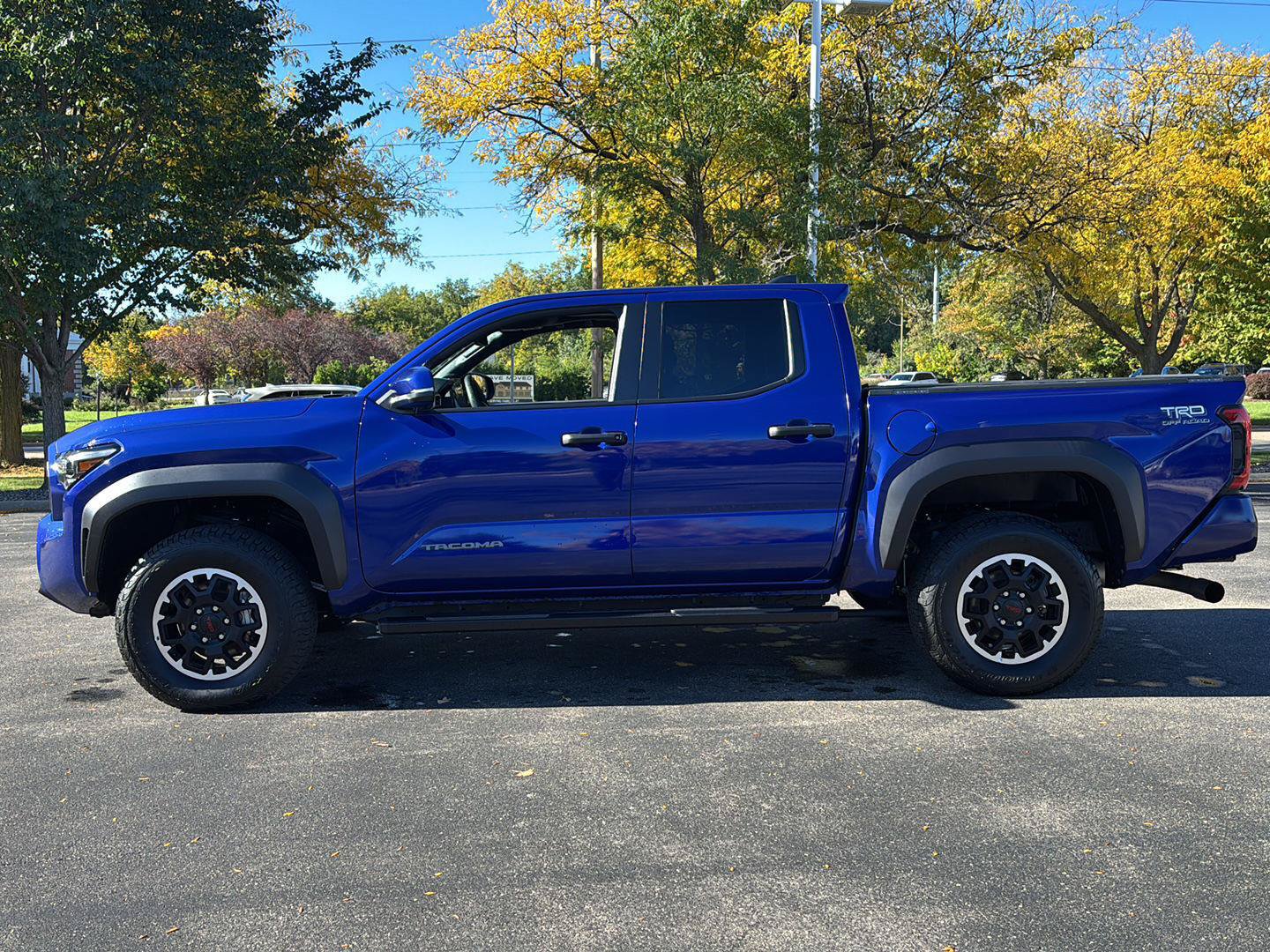Used 2025 Toyota Tacoma TRD Off-Road w/ TRD Off Road Upgrade Package AWD/4WD image 23