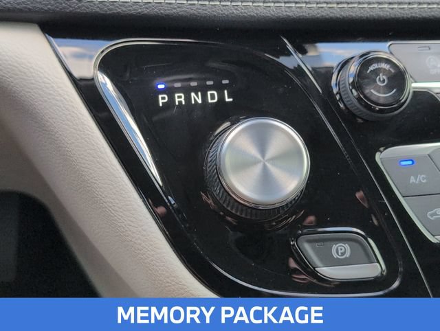 Used 2022 Chrysler Pacifica Touring-L AWD/4WD image 24