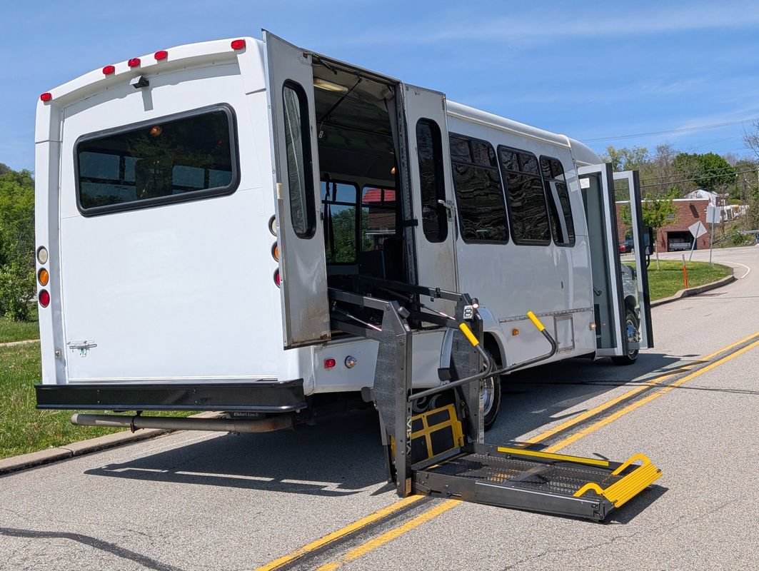 Used 2007 Ford E-450 and Econoline 450 RWD image 10
