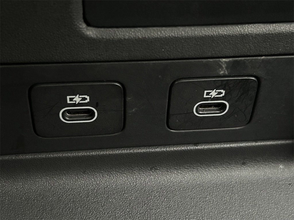 Used 2025 Land Rover Range Rover Velar Dynamic SE image 23