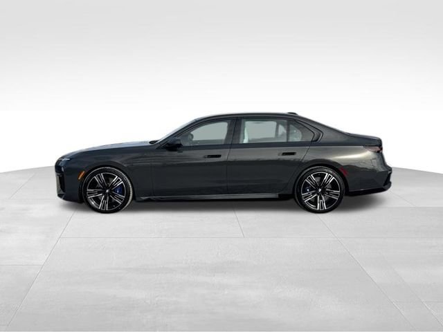 Used 2023 BMW 760i xDrive image 2