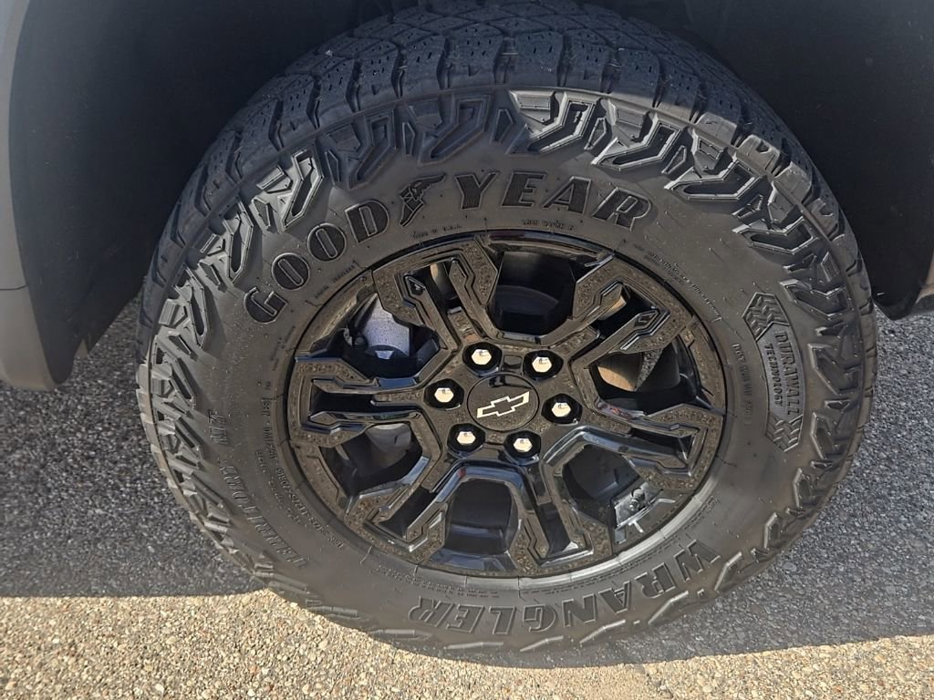 Used 2023 Chevrolet Silverado 1500 ZR2 w/ Technology Package image 50