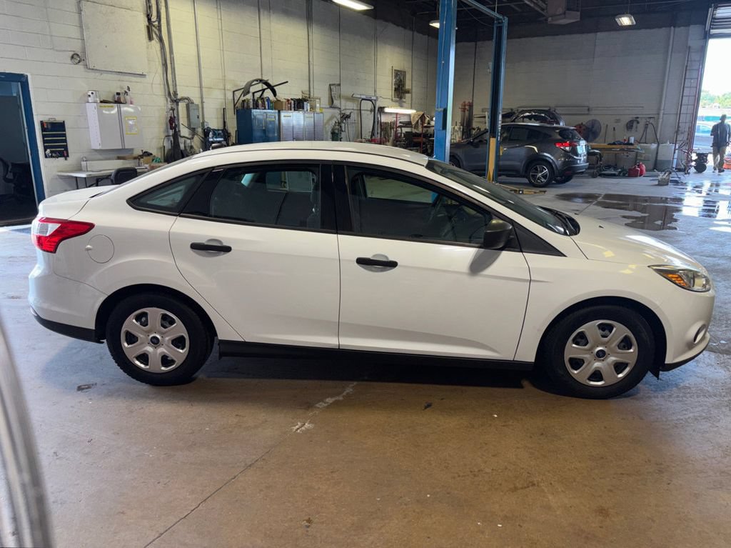 Used 2013 Ford Focus S FWD image 4