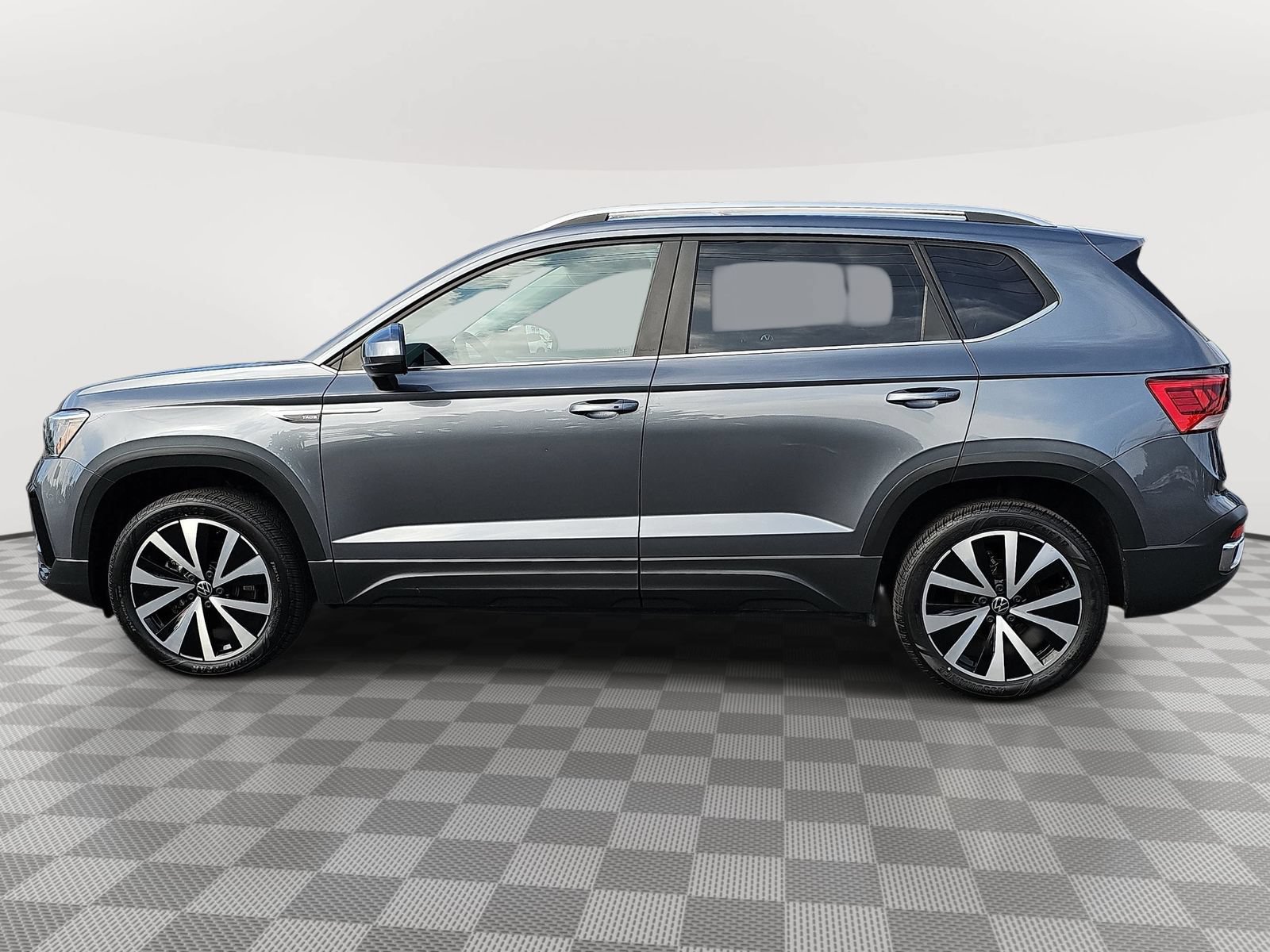 Certified 2022 Volkswagen Taos SE FWD image 8