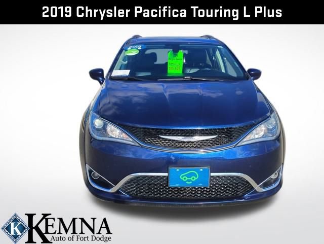 Used 2019 Chrysler Pacifica Touring-L Plus image 16