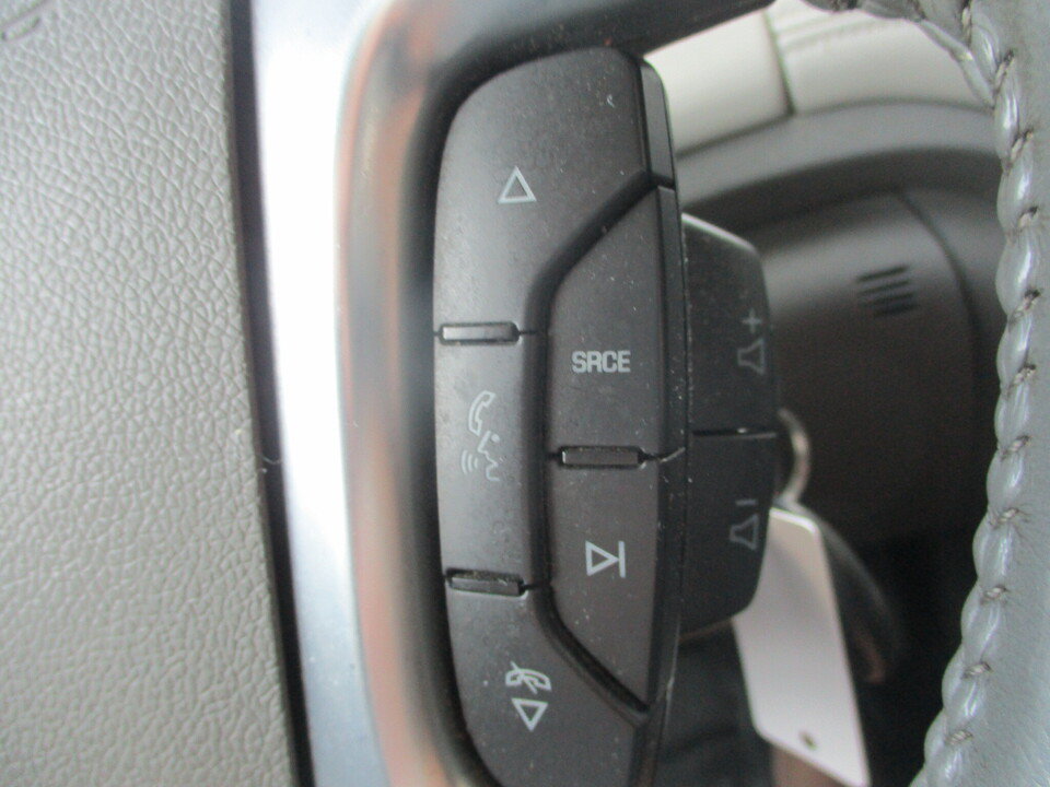 Used 2015 Chevrolet Traverse LT w/ Style and Technology Package FWD image 36