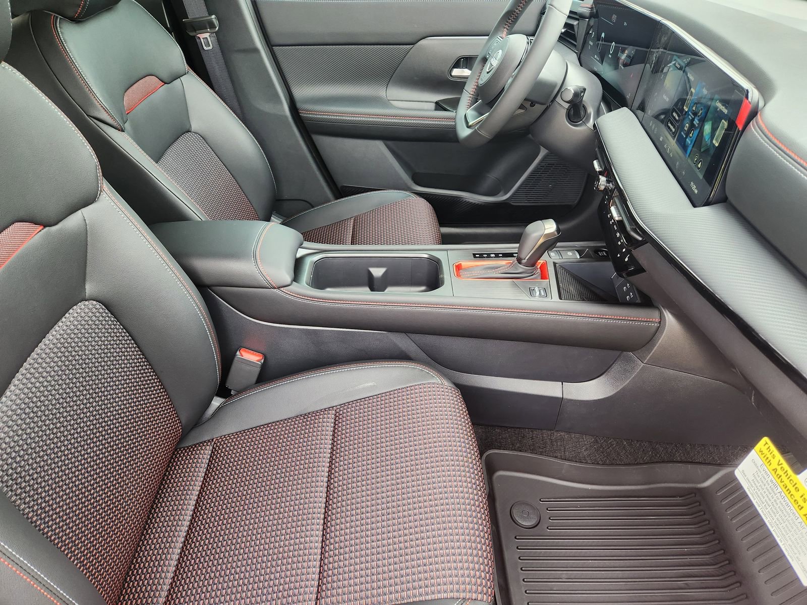 New 2026 Nissan Kicks SR image 13