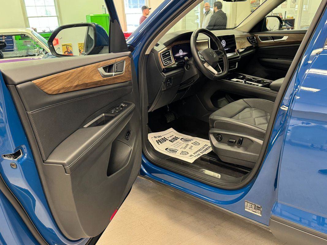 Used 2026 Volkswagen Atlas SE AWD/4WD image 11