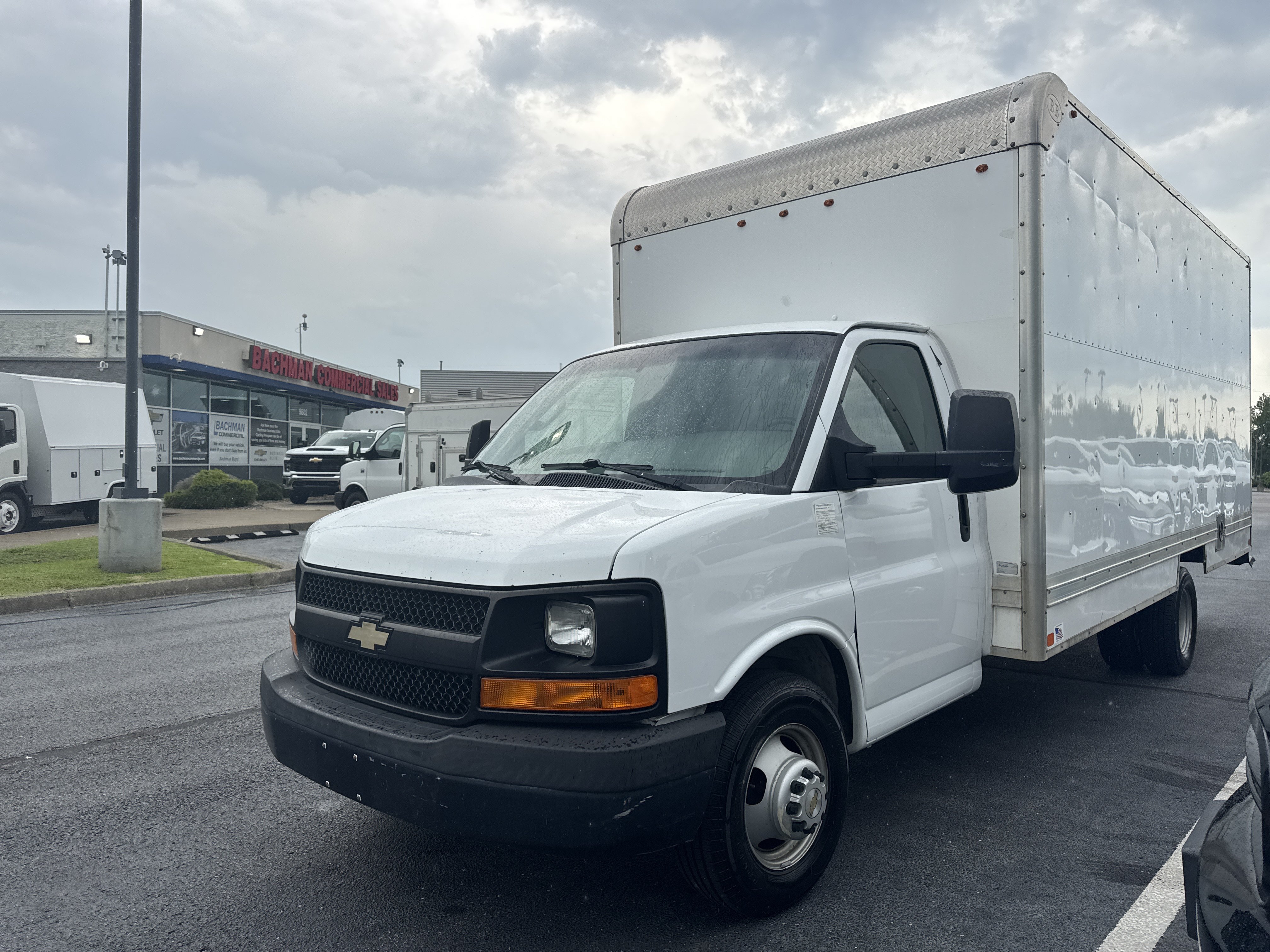 Used 2017 Chevrolet Express 3500 Extended RWD image 24