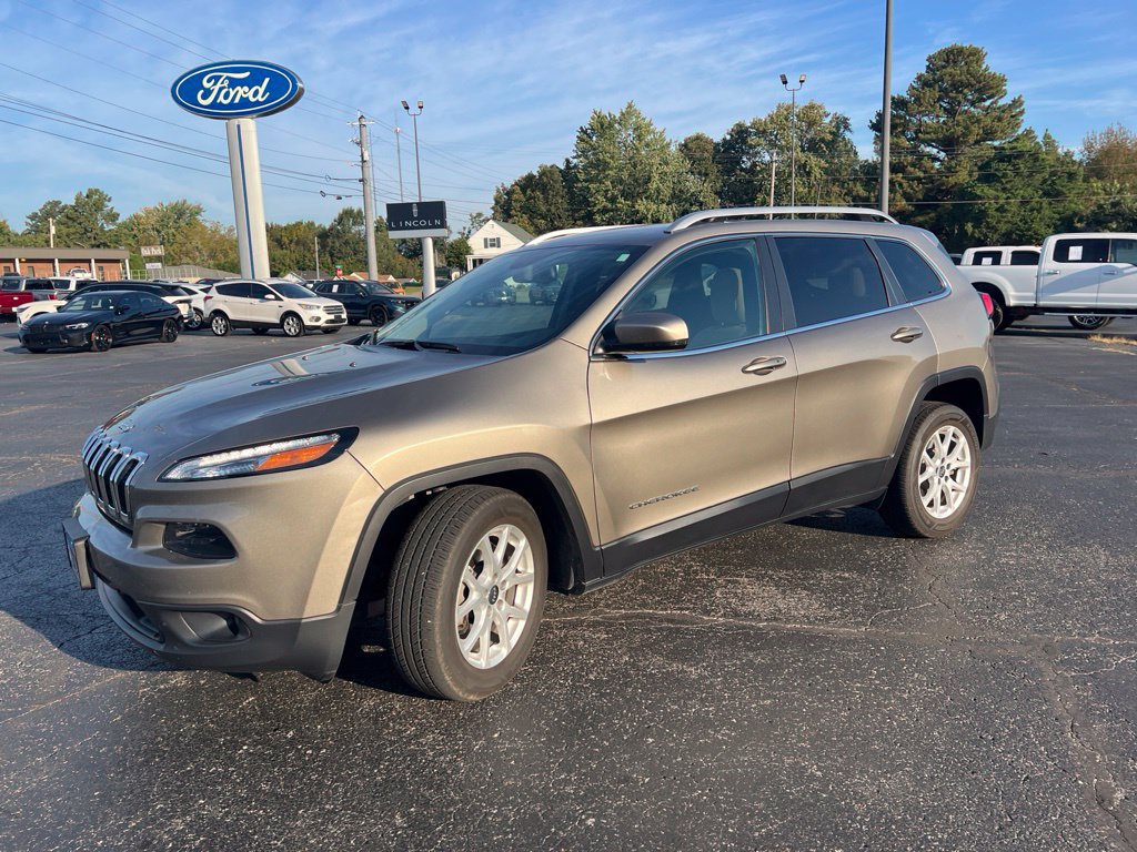 Used 2016 Jeep Cherokee Latitude w/ Comfort/Convenience Group FWD image 6