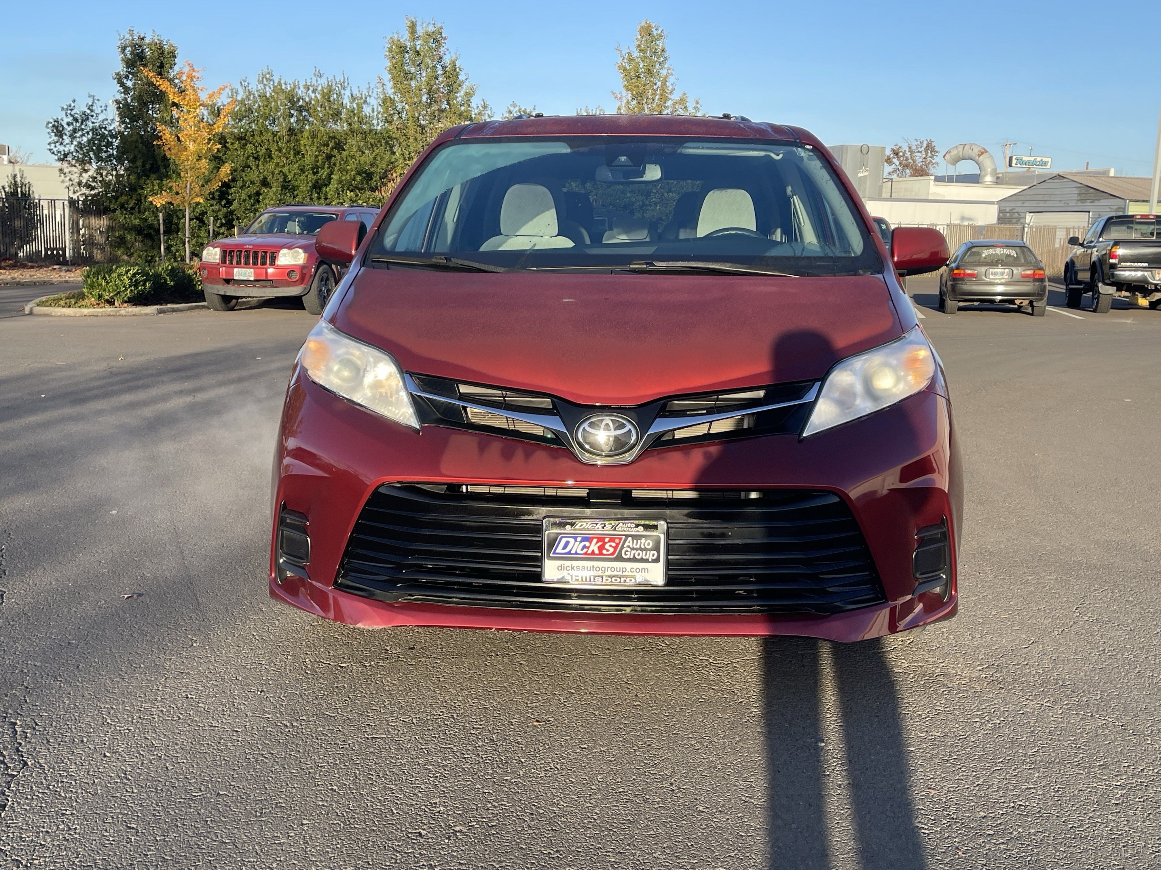 Used 2020 Toyota Sienna LE w/ LE Preferred Package FWD image 7