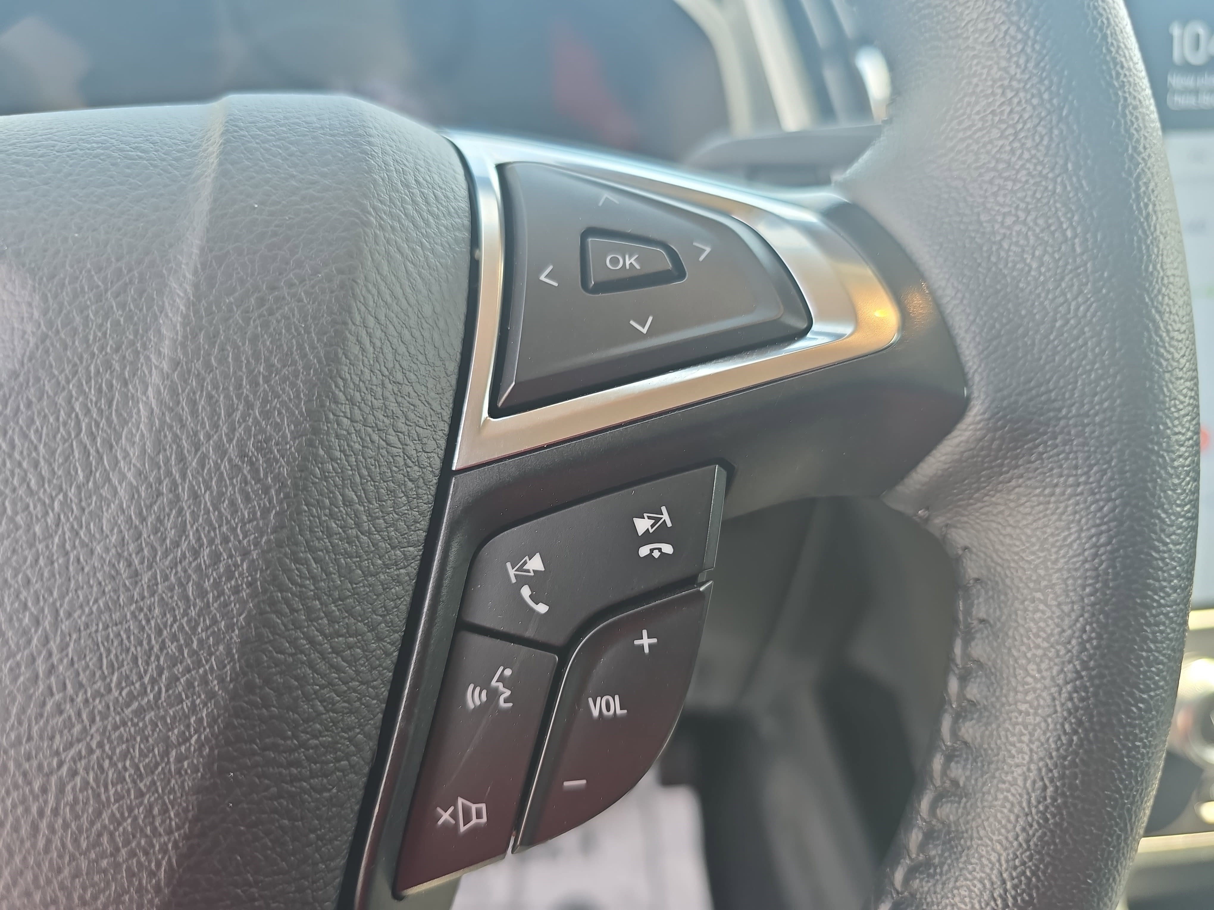 Used 2024 Ford Edge SEL AWD/4WD image 17