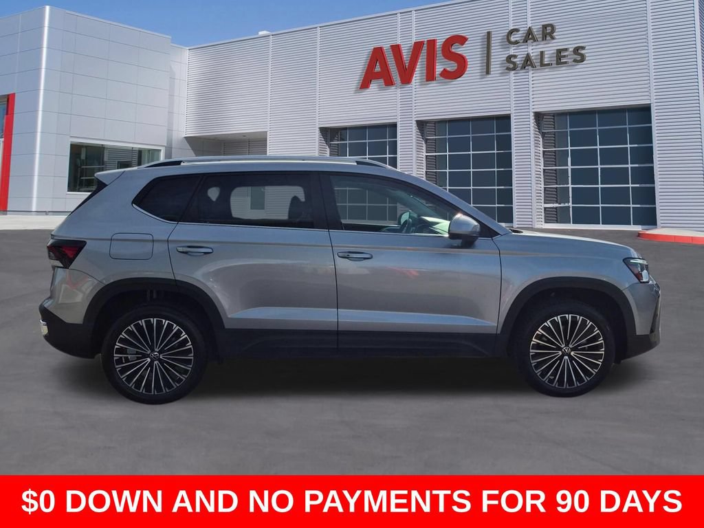 Used 2025 Volkswagen Taos SE FWD image 5