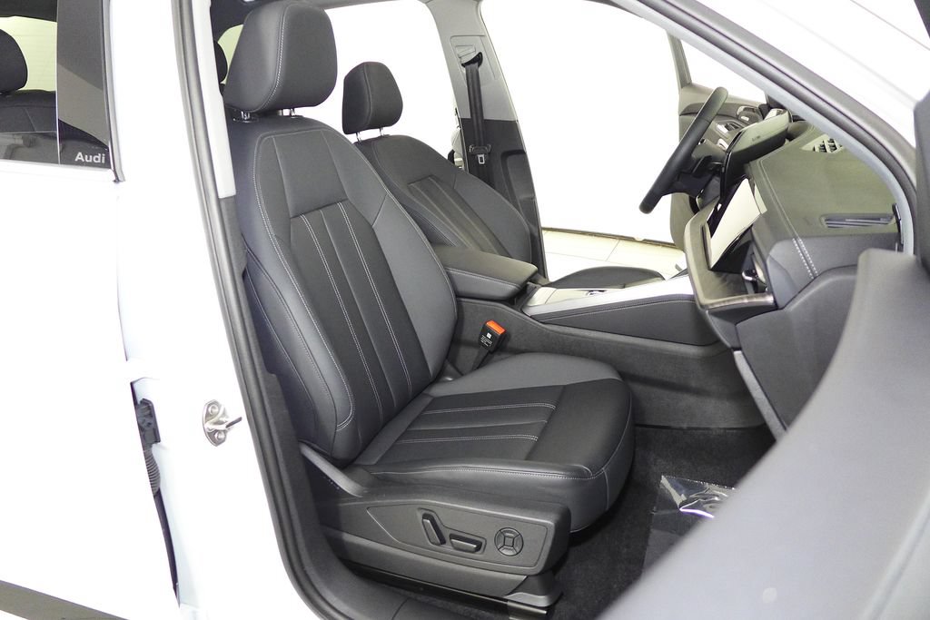 Used 2025 Audi Q5 Premium Plus w/ Premium Plus AWD/4WD image 19