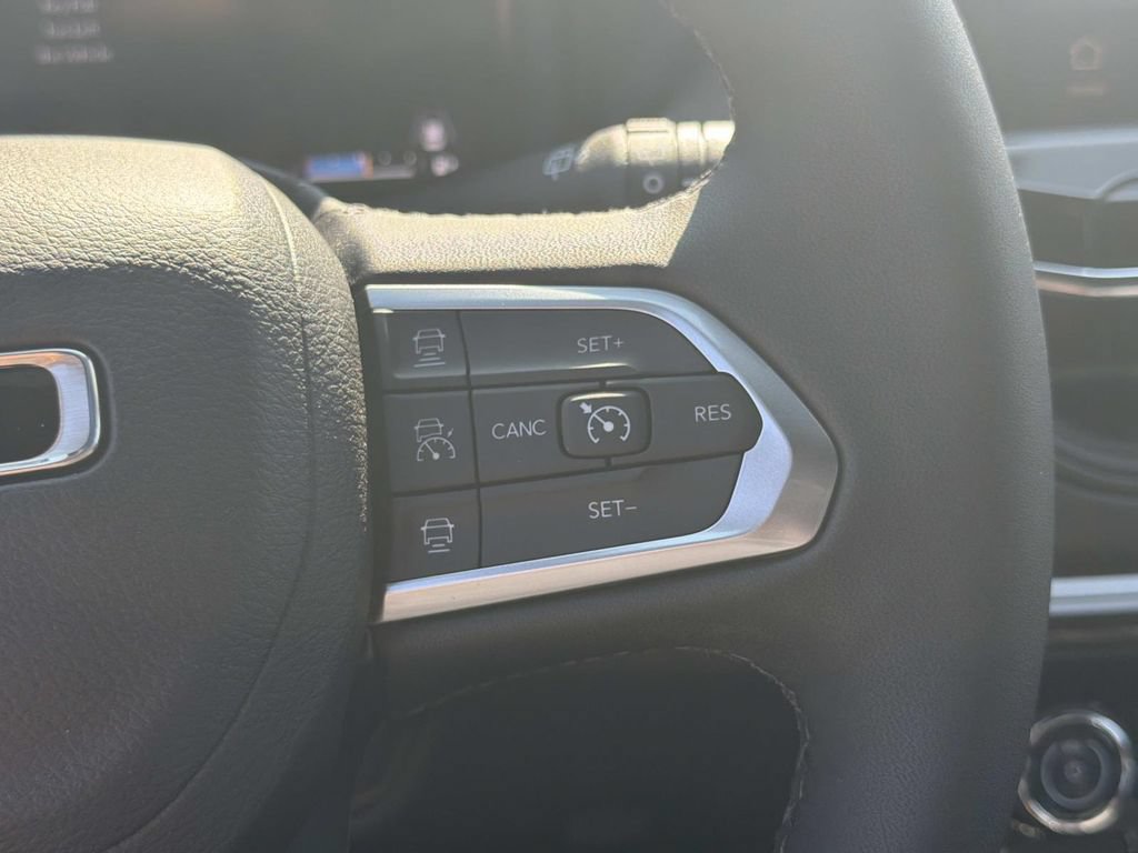 New 2026 Jeep Compass Limited w/ Sun, Sound & Navigation Group AWD/4WD image 9