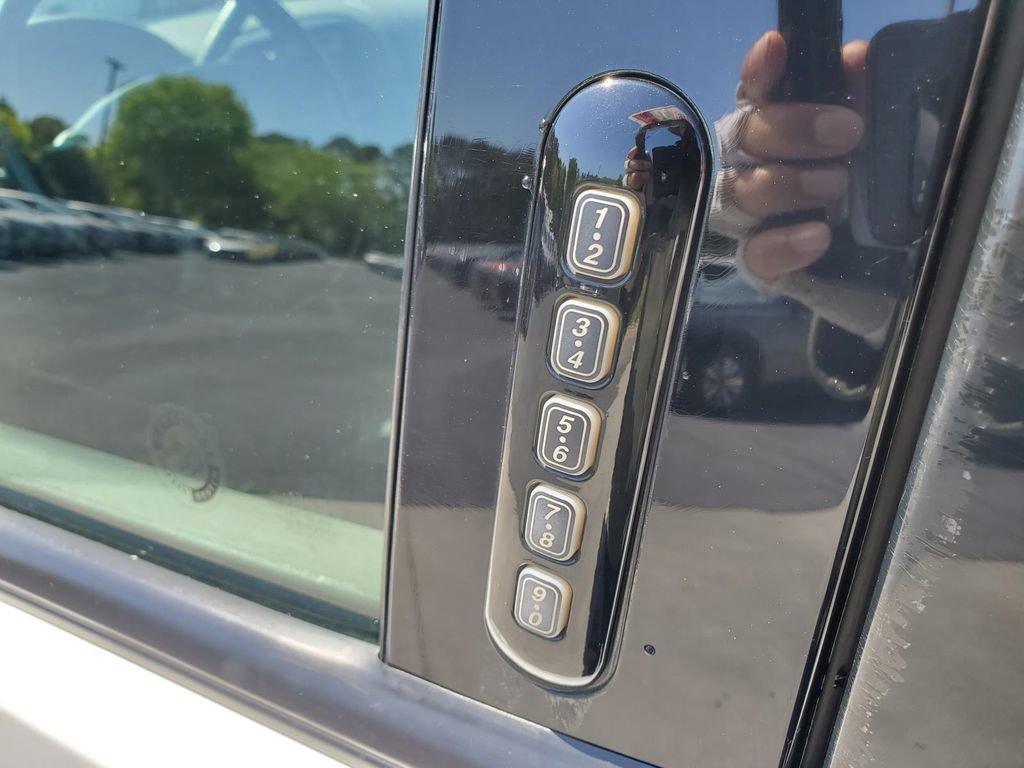 Used 2002 Ford Explorer XLT image 17