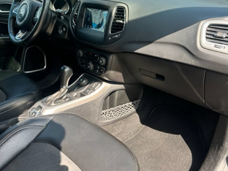 Used 2019 Jeep Compass Latitude AWD/4WD image 17