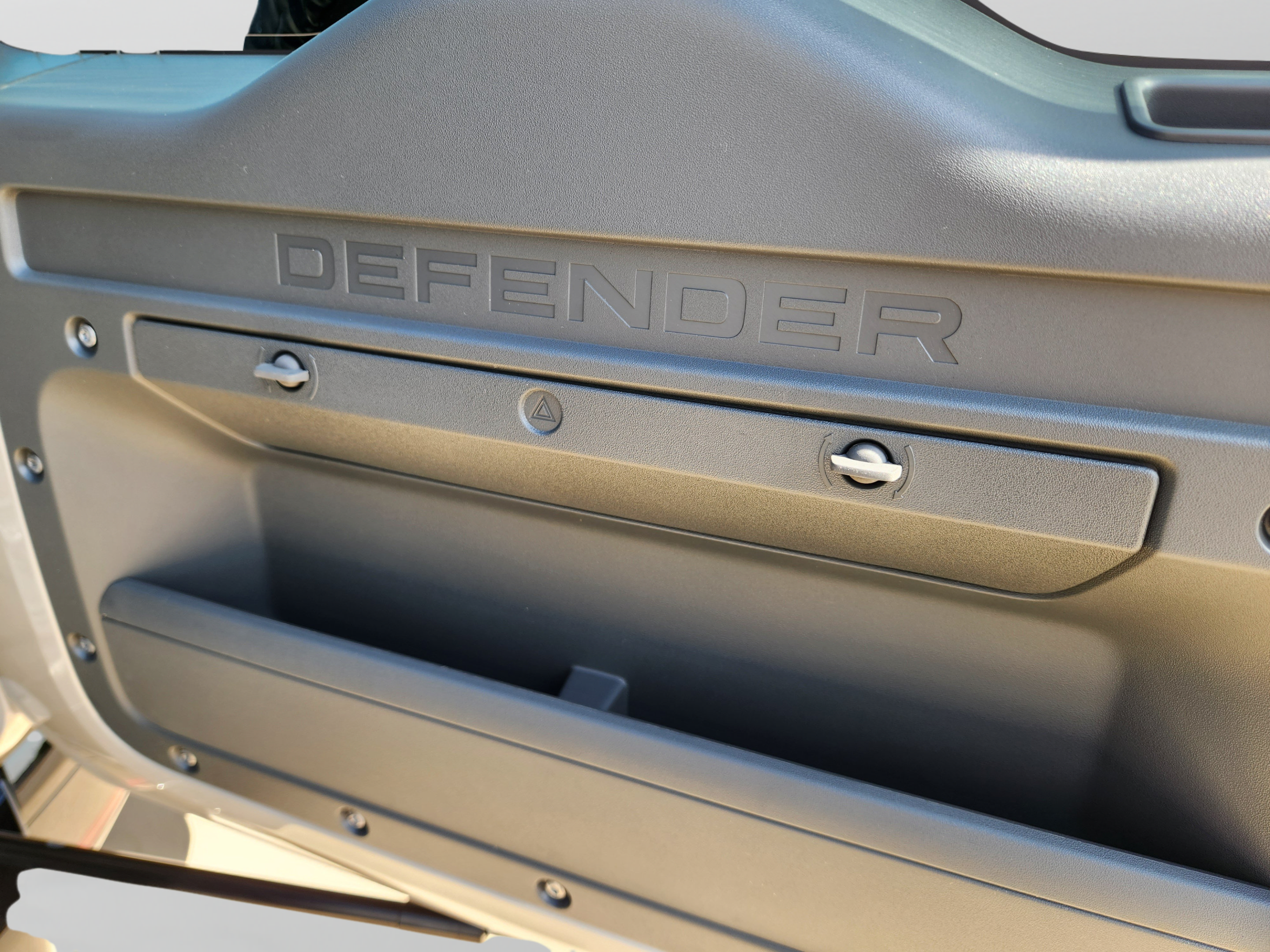 New 2026 Land Rover Defender 110 X-Dynamic SE AWD/4WD image 30