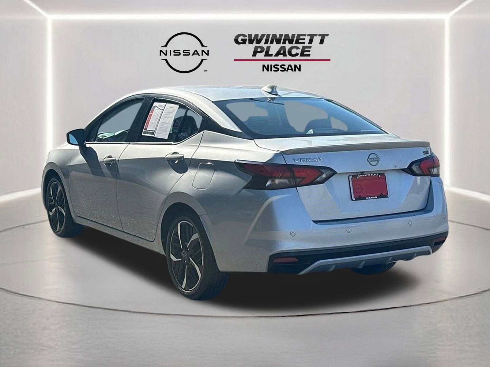 Used 2024 Nissan Versa SR image 7