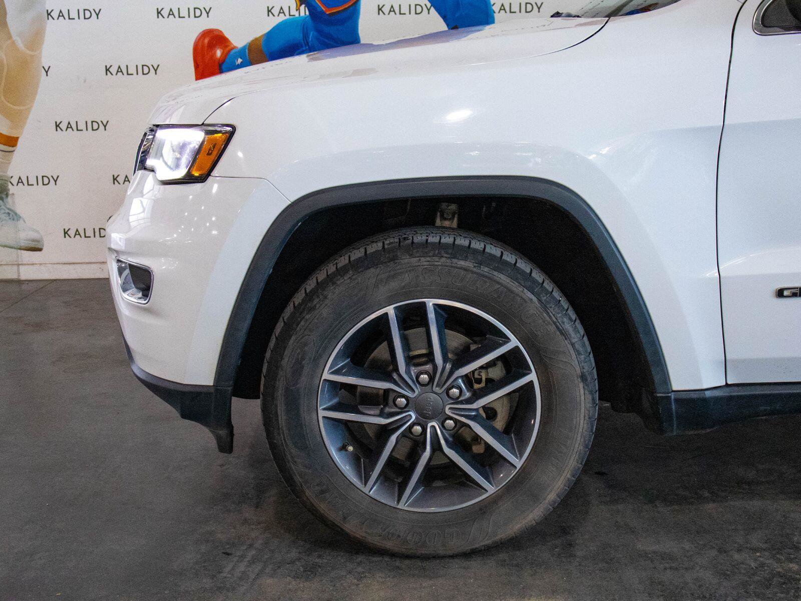 Used 2019 Jeep Grand Cherokee Limited w/ Luxury Group II RWD image 17