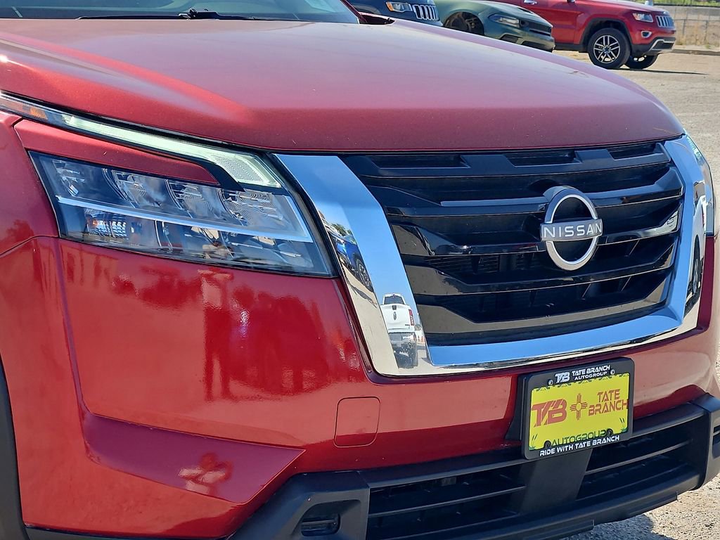 Used 2022 Nissan Pathfinder SV FWD image 7