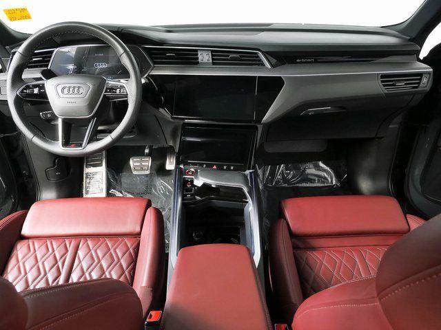 Used 2024 Audi SQ8 e-tron Premium Plus w/ Black Optic Package AWD/4WD image 19