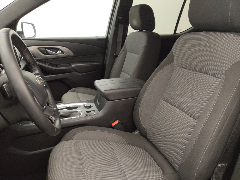 Used 2023 Chevrolet Traverse LT FWD image 17