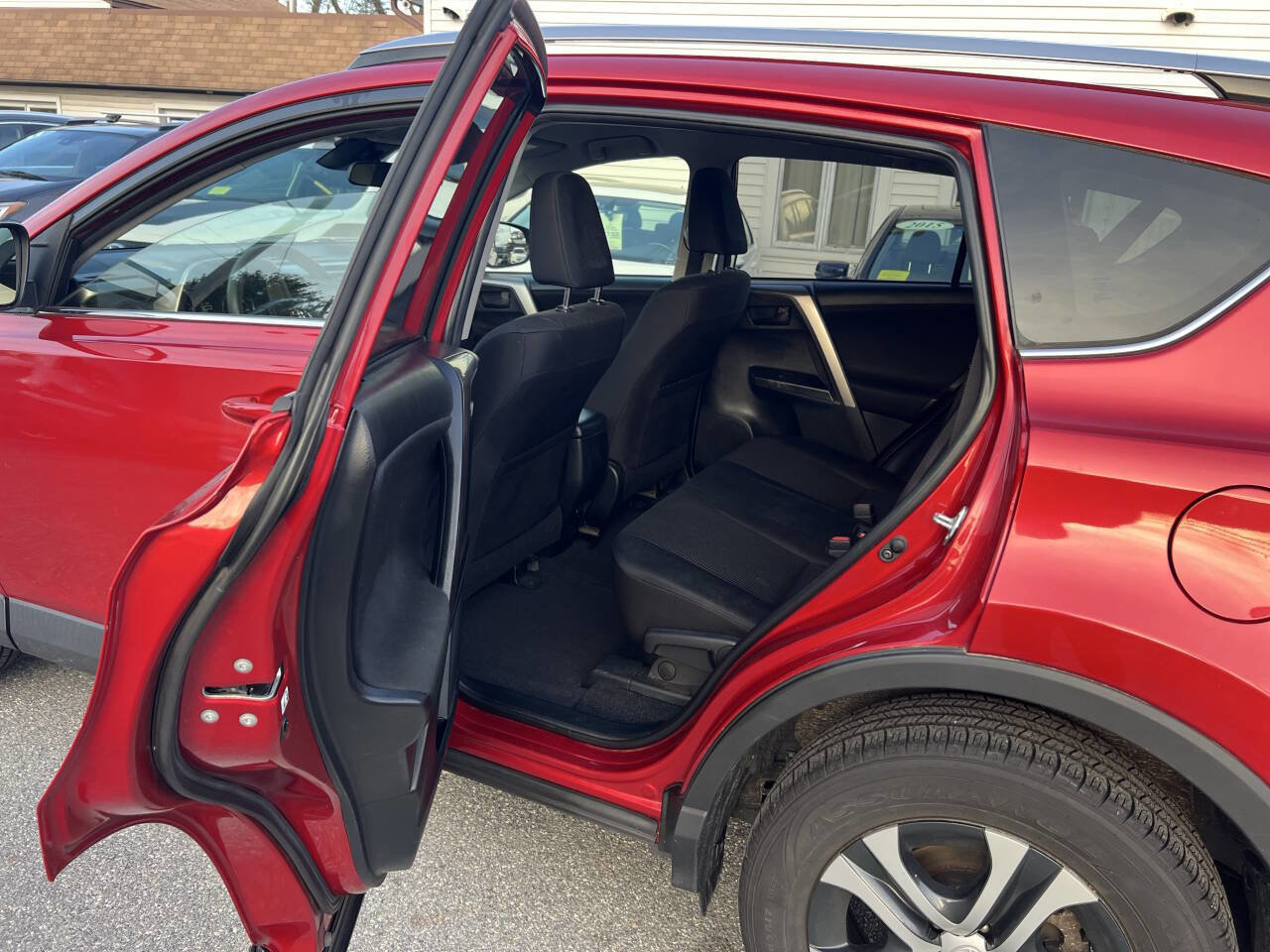 Used 2017 Toyota RAV4 LE image 17