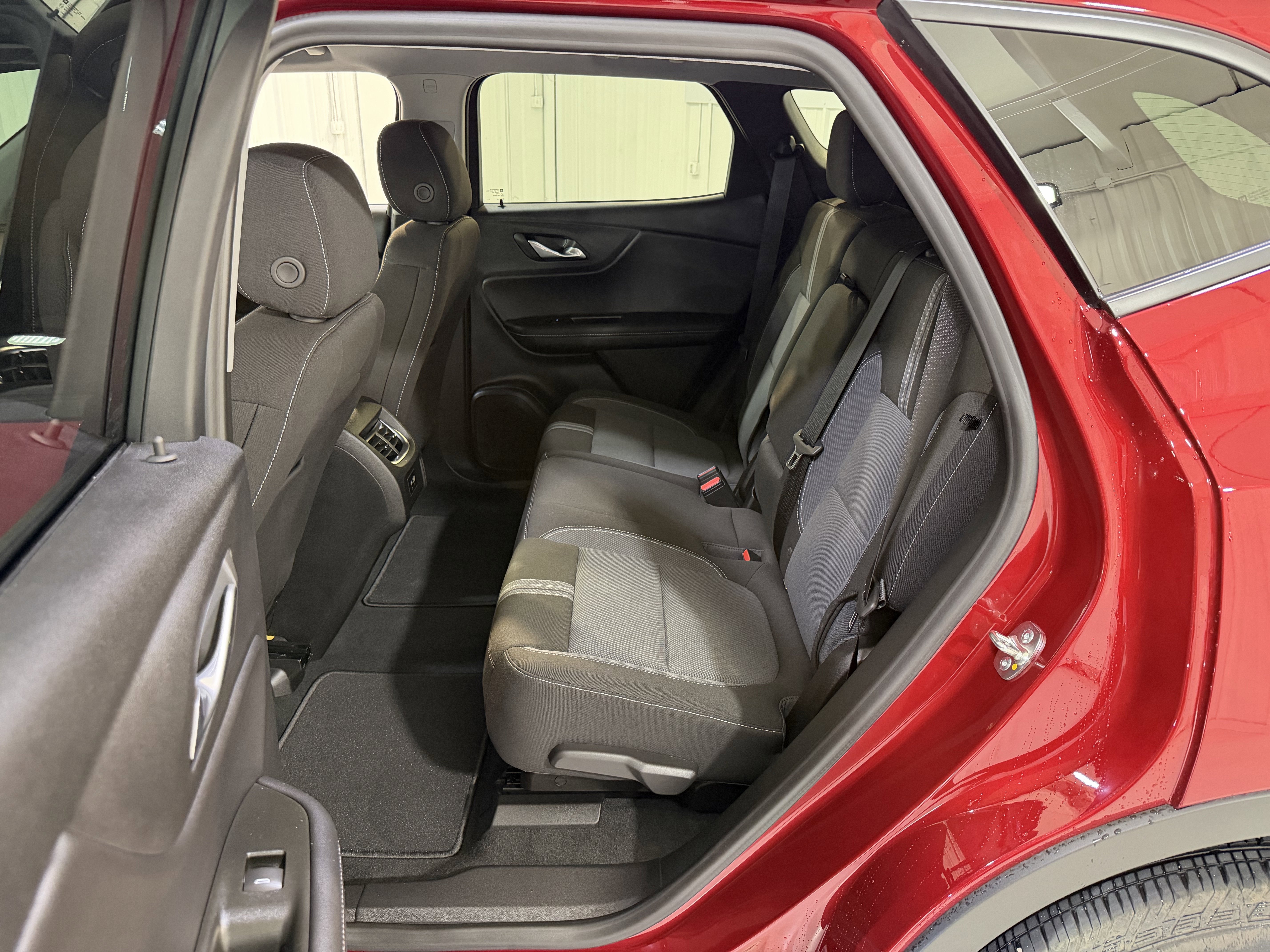Used 2026 Chevrolet Blazer LT w/ Convenience Package FWD image 11