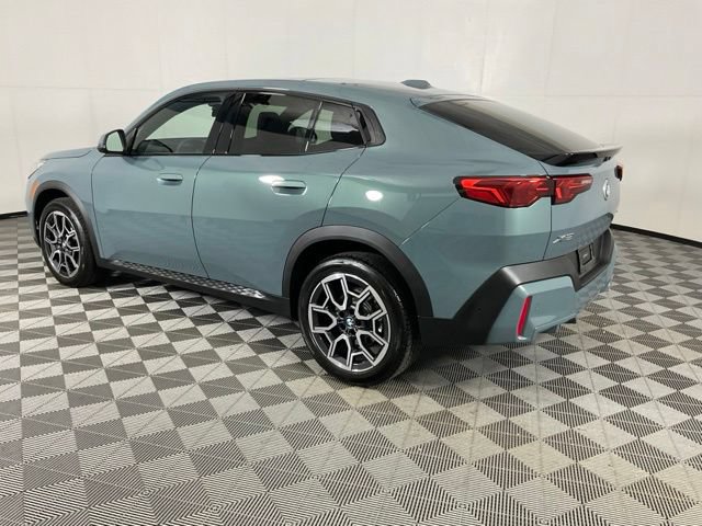 Certified 2025 BMW X2 xDrive28i AWD/4WD image 4