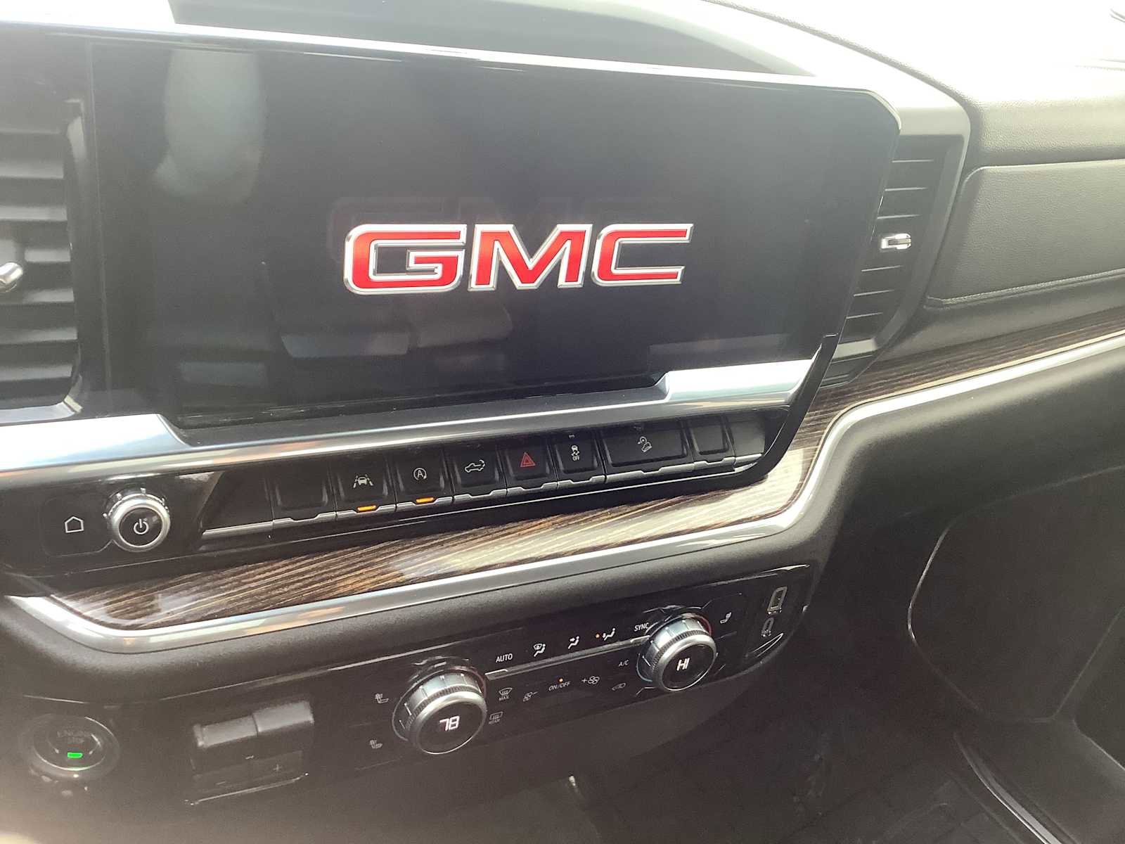 Used 2023 GMC Sierra 1500 SLE image 16