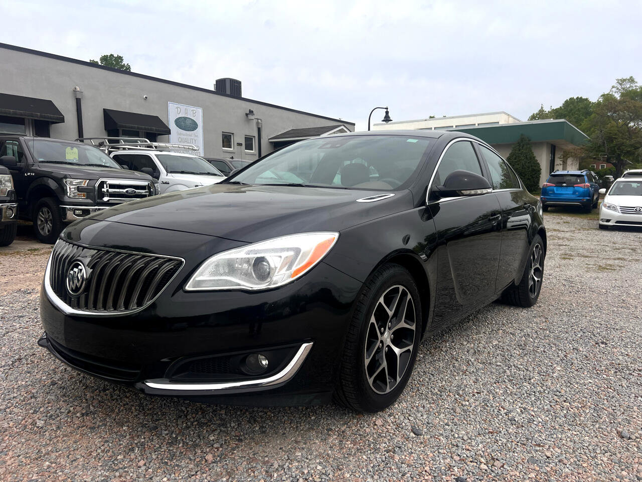 Used 2017 Buick Regal Premium w/ Driver Confidence Package #1