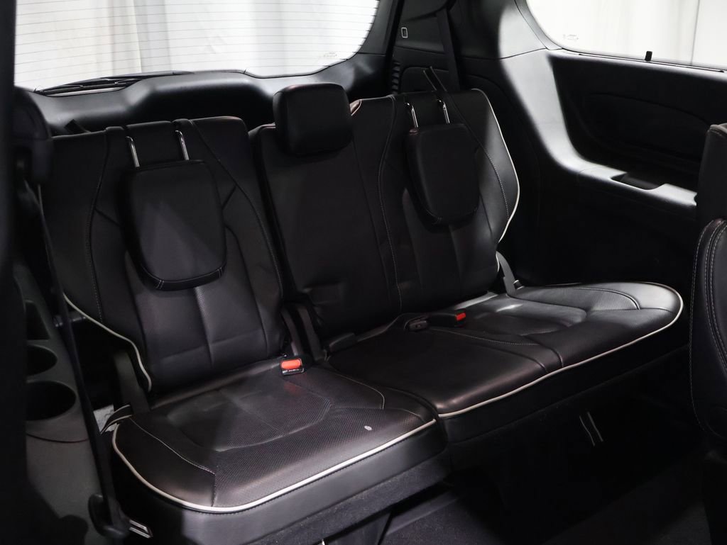 Certified 2025 Chrysler Pacifica Limited image 23