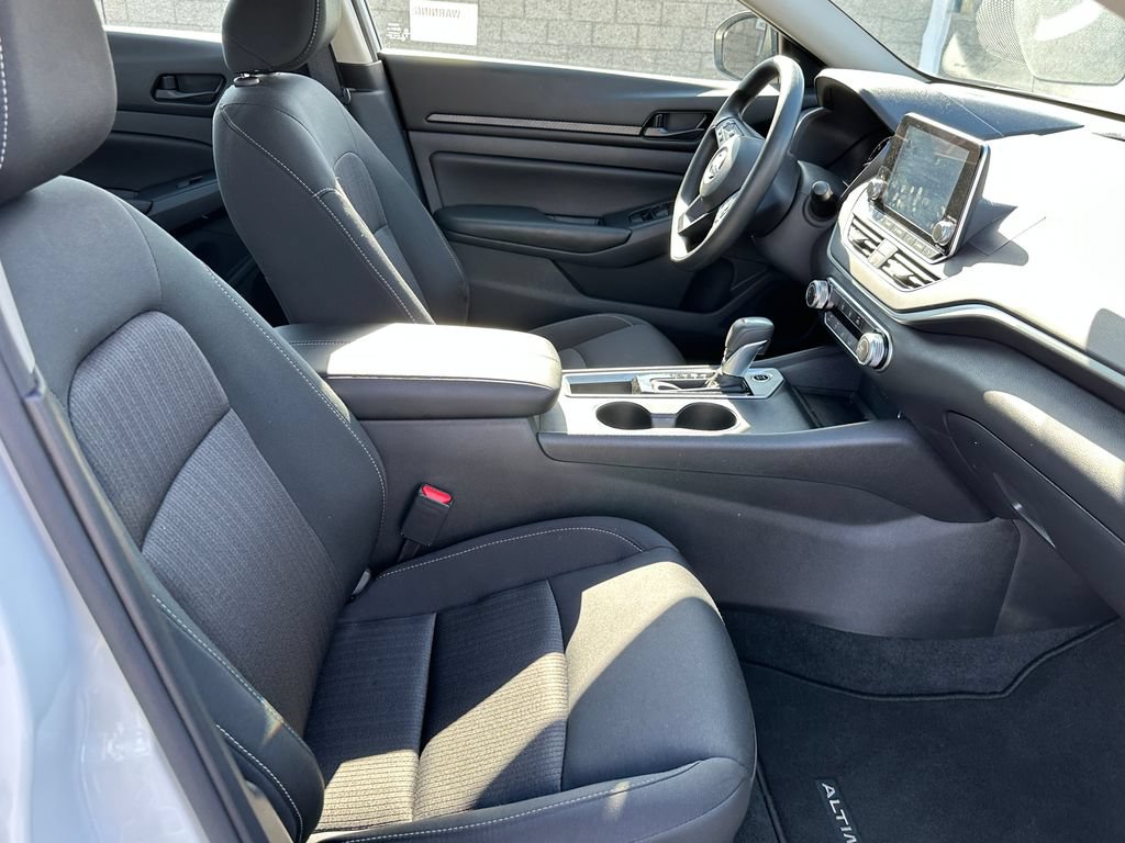 Used 2025 Nissan Altima 2.5 S FWD image 15
