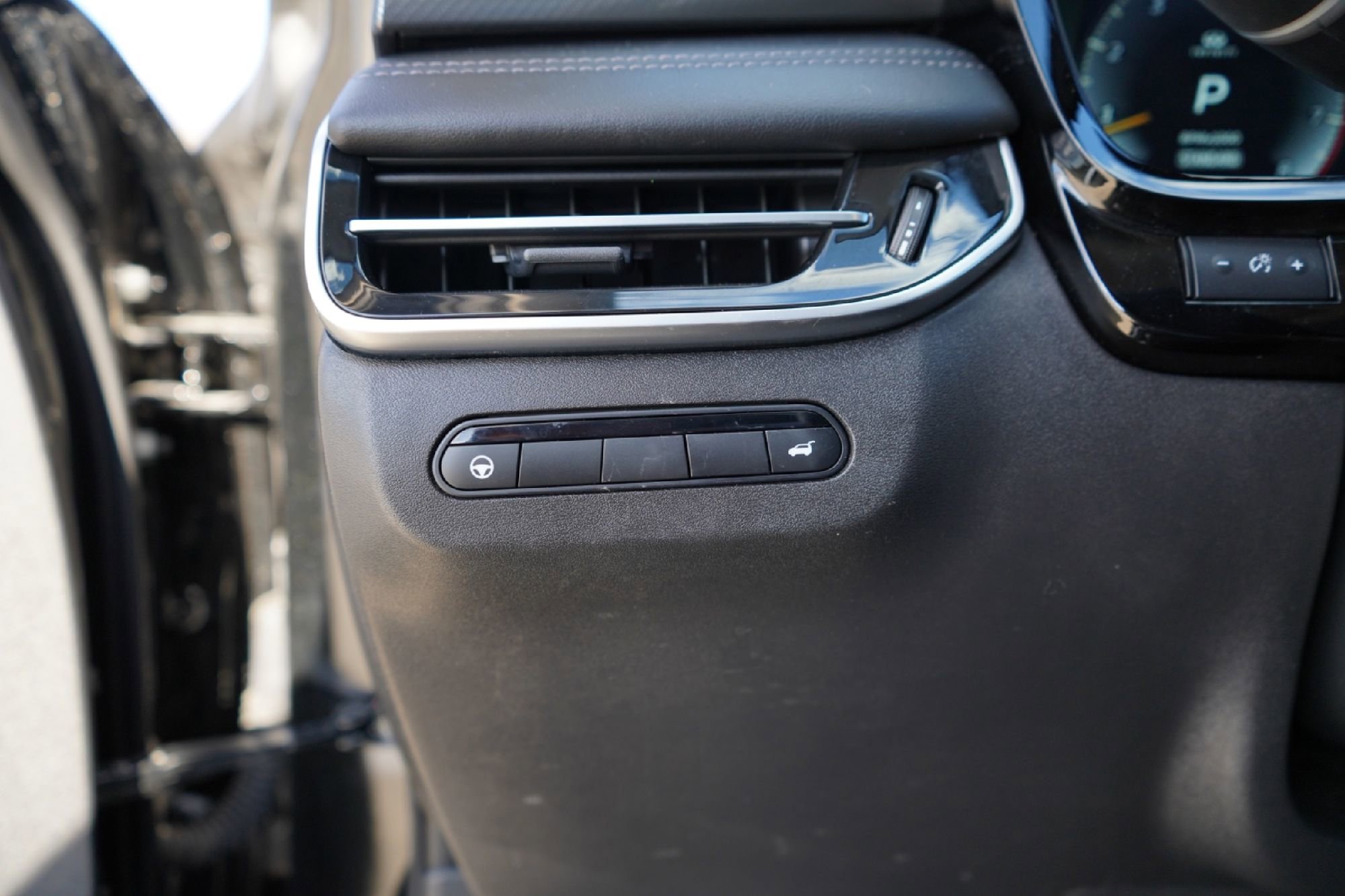 Certified 2025 INFINITI QX60 Luxe w/ Cargo Package image 20