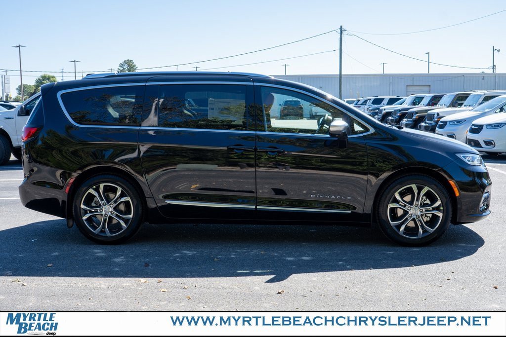 New 2026 Chrysler Pacifica Pinnacle image 7