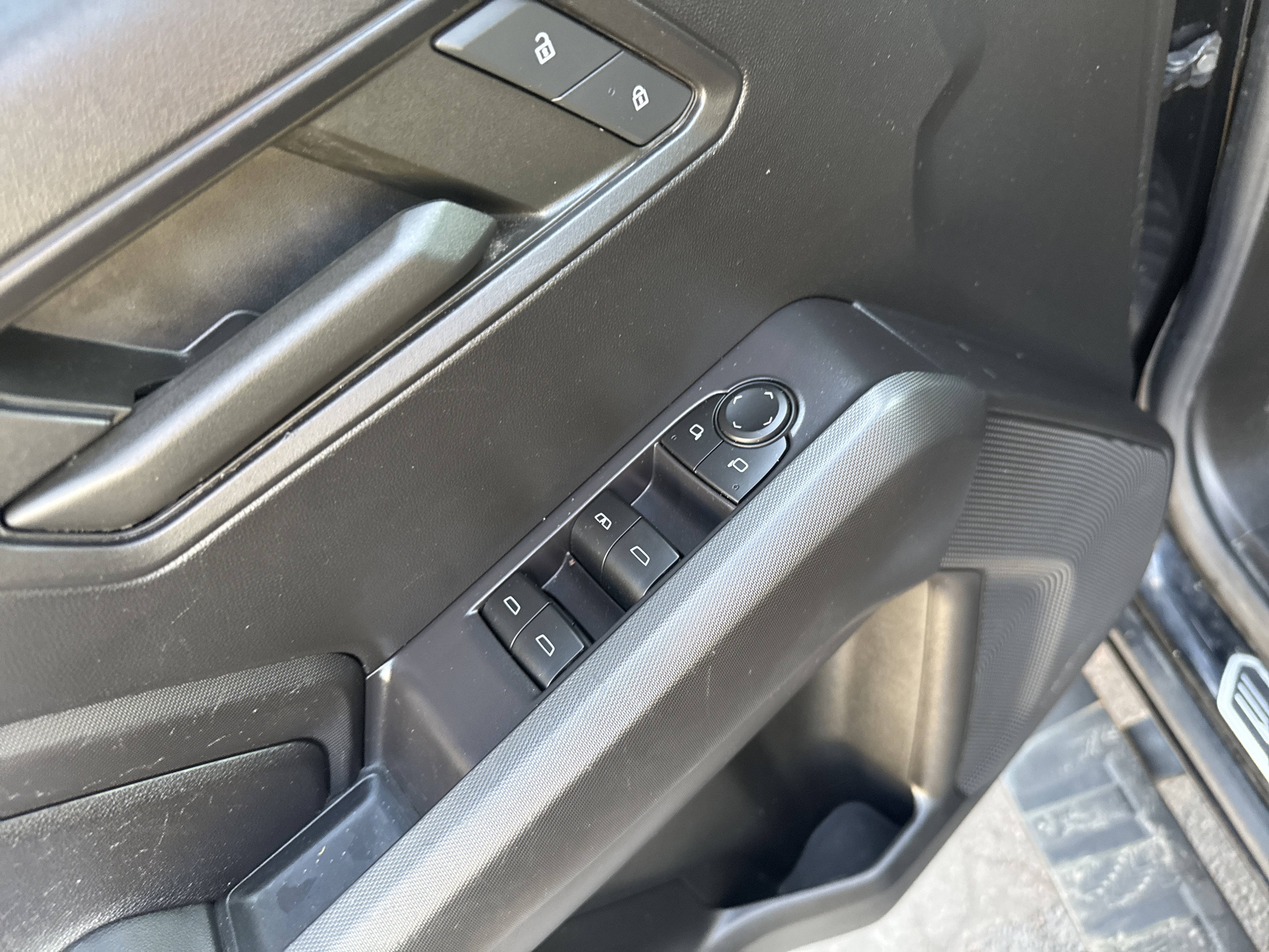 Used 2023 Chevrolet Colorado Trail Boss w/ LPO, Dark Essentials Package AWD/4WD image 18