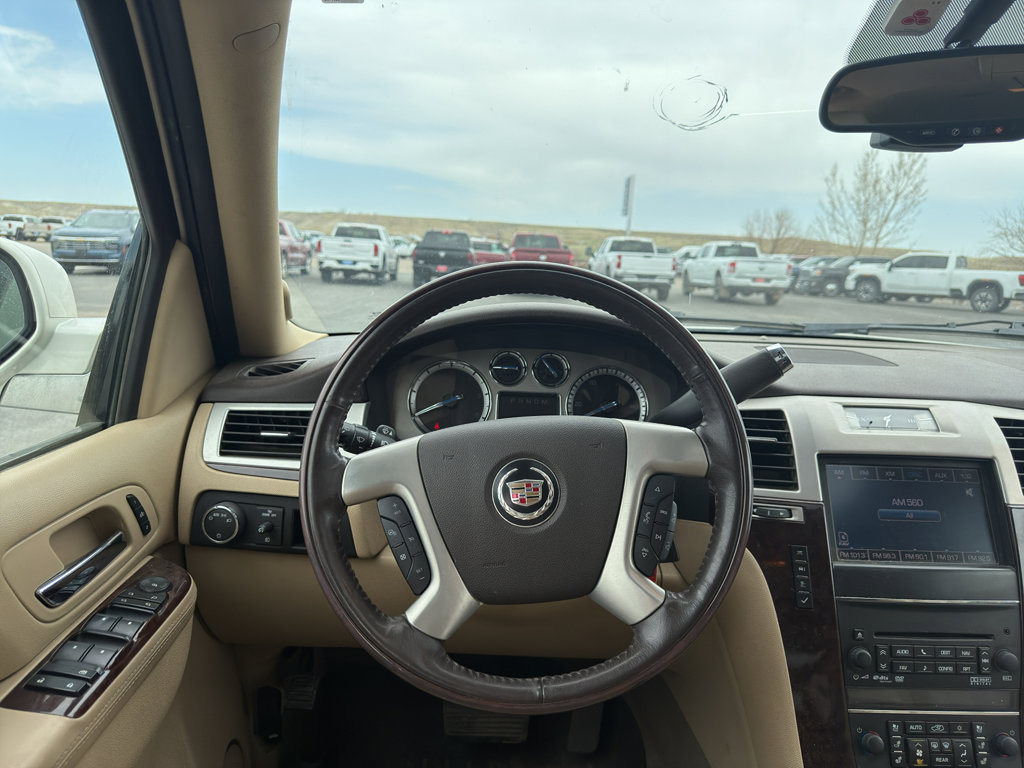 Used 2011 Cadillac Escalade ESV Premium AWD/4WD image 17