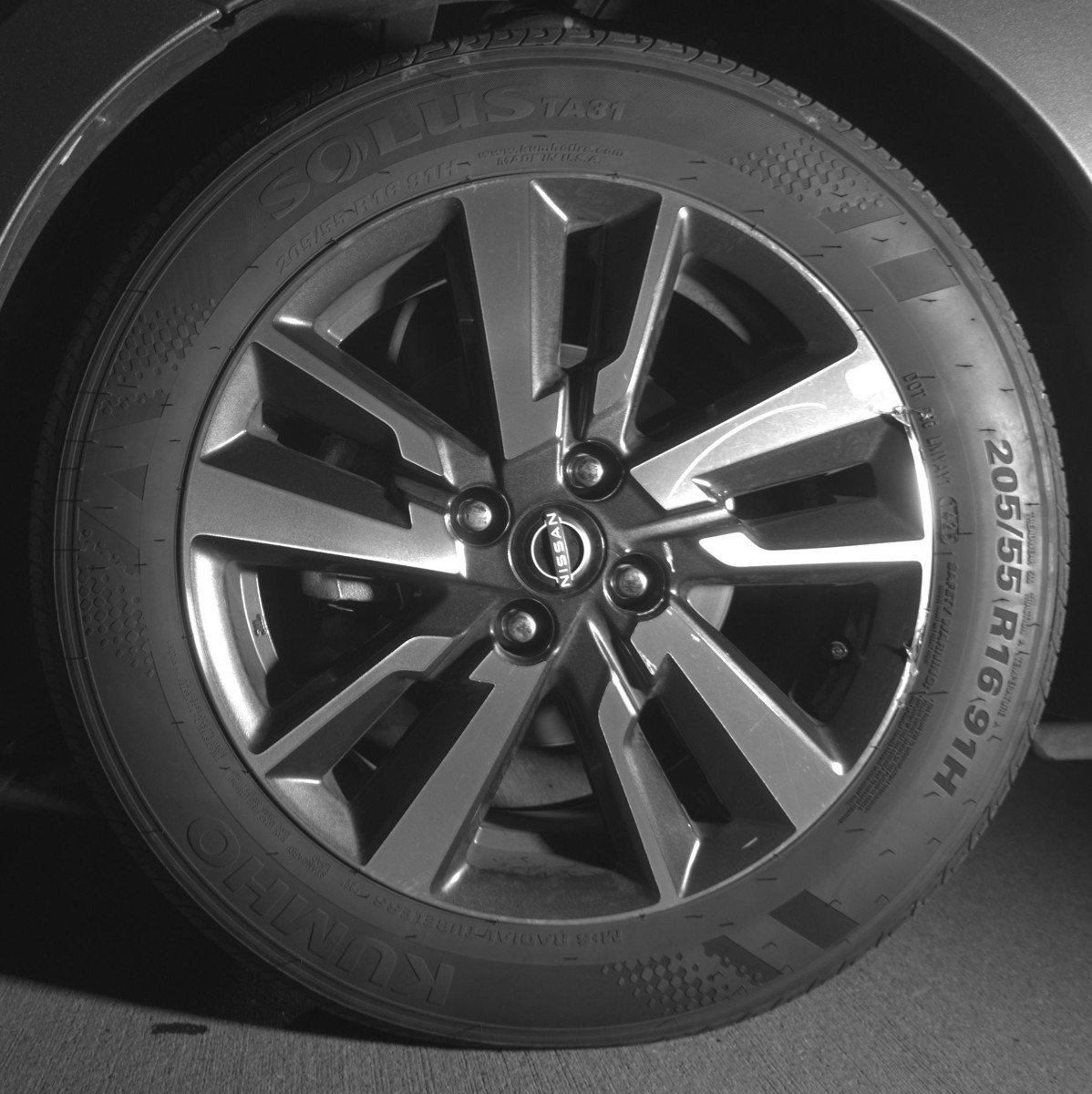 Used 2025 Nissan Versa SV image 11