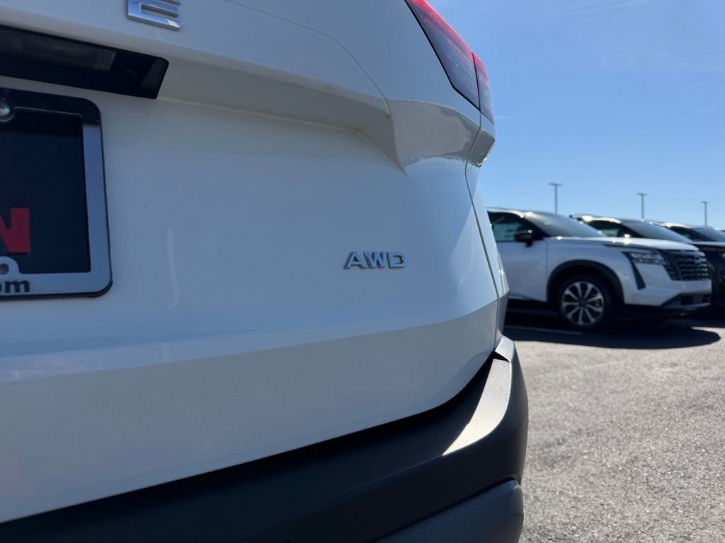 Used 2023 Nissan Rogue S image 34