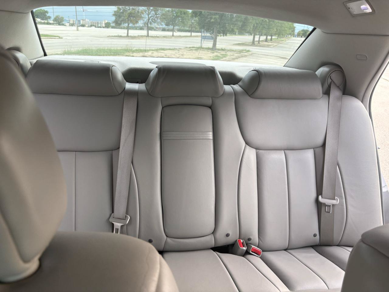 Used 2006 Cadillac DTS FWD image 36
