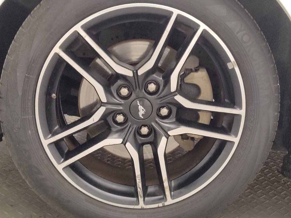 Used 2019 Ford Mustang Premium RWD image 31